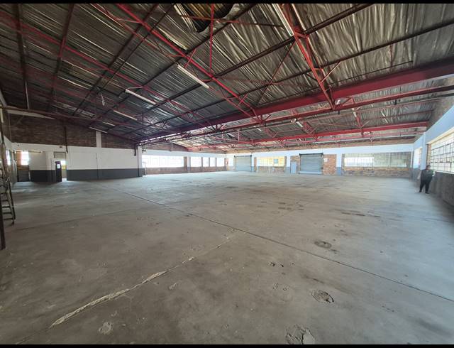 1,554M² WAREHOUSE TO LET IN BENROSE